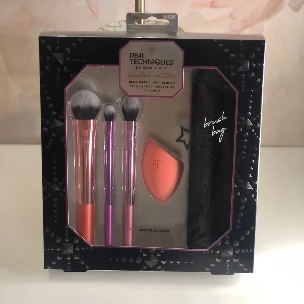 Real Techniques by Sam $ Nic makeup brush set
